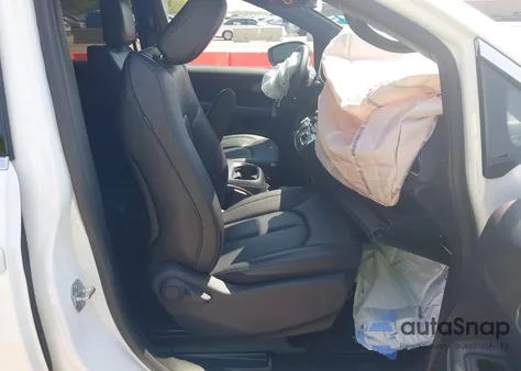 2025 Chrysler Pacifica Select from USA, damaged, VIN 2C4RC1BG9SR523847